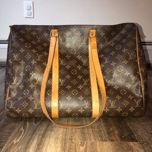 AUTHENTIC LOUIS VUITTON TRAVEL BAG (CARRY ON)